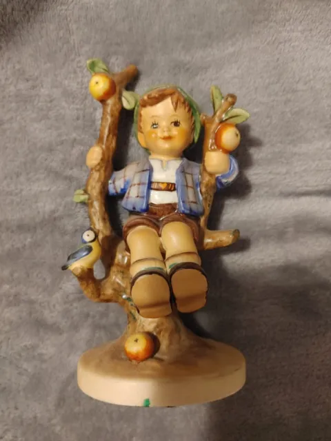Goebel Mi Hummel Figurine # 142 "Apple Tree Boy"