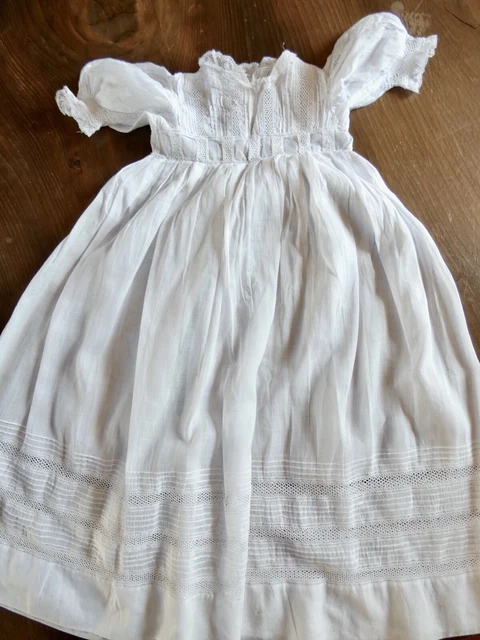 Robe Ancienne En Organdi Brodé Pour Poupée - Style Emile Jumeau, Années 1900