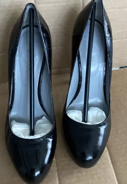 Sergio Rossi  Black t Leather Toe Stiletto Heels Pumps Size 37.  / 7 American S