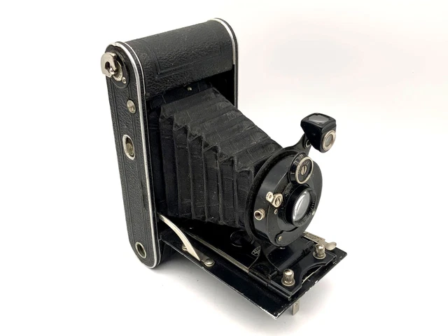 A Contessa-Nettel Tropical Camera with Carl Zeiss Jena Tessar 1:4,5 f