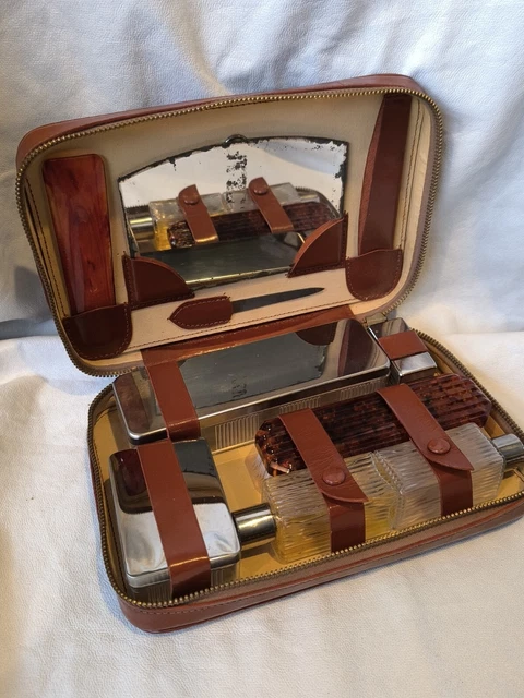 Ancienne trousse de toilette 1950 déco de salle de bain vintage french