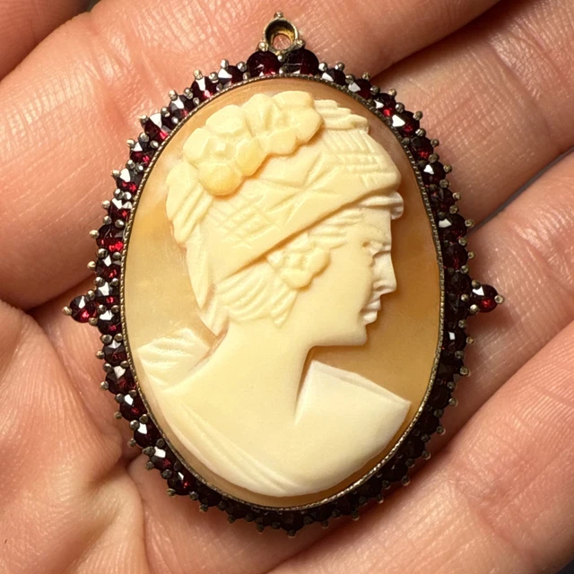 Broche Pendentif Vintage Camée Sainte Vierge - Plaqué Or - Occasion état Correct