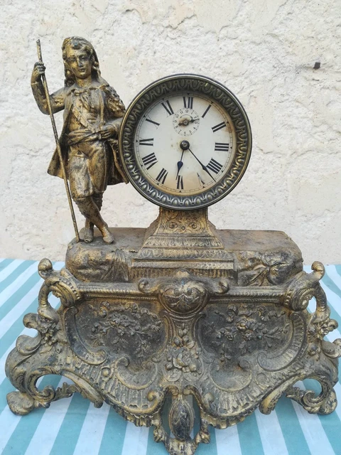 ancienne pendule , horloge a poser
