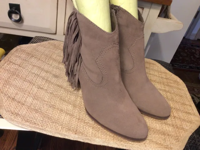 Steve Madden Women's  light Brown Suede side- zip Fringe Ankle Boots  Size 10M