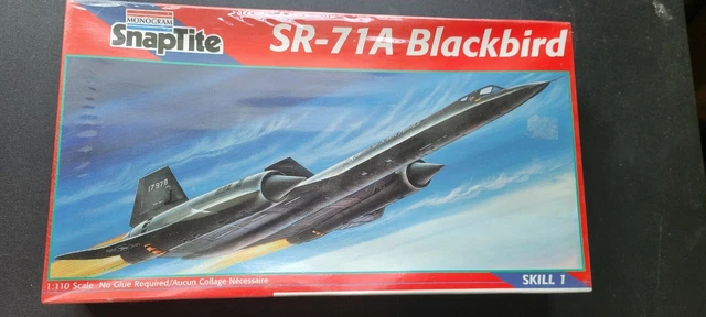 New Monogram Snaptite Sr-71A Blackbird  1995  Model Kit #1109