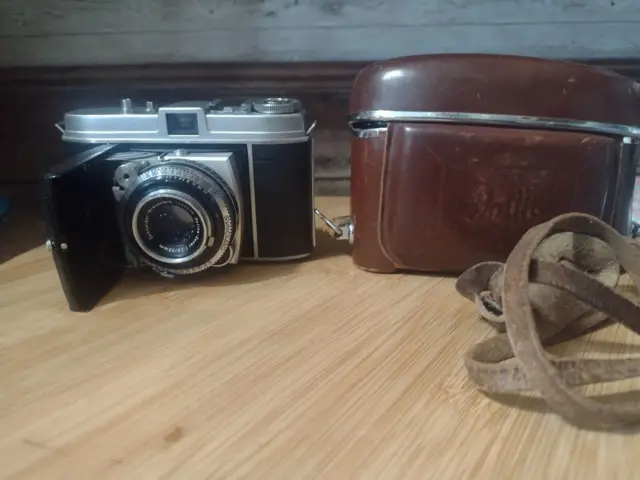 Kodak Retina Ib  35mm Film Camera w/ Schneider f2.8 50mm Leather Case Germany