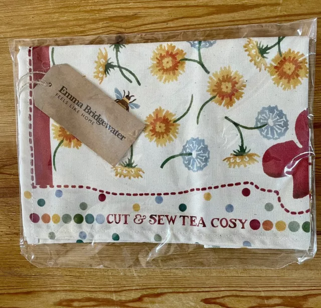 EMMA BRIDGEWATER CUT AND SEW DANDELION HEN TEA TOWEL. New.