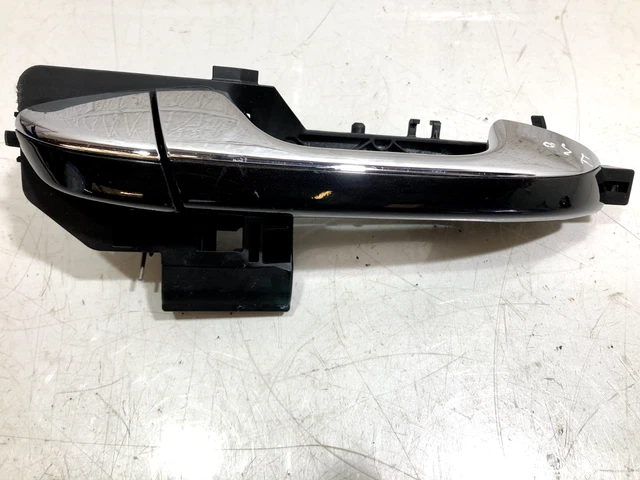 Front Left Driver Side Door Handle For 2017-2021 Kia Sportage – Gray/Chrome