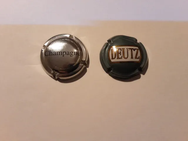 Lot de 2 capsules de champagne Jéroboam Deutz et générique