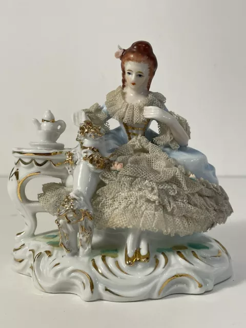 porcelaine statuette