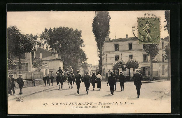 CPA Nogent-sur-Marne, Boulevard de la Marne, prise rue du Moulin 1918