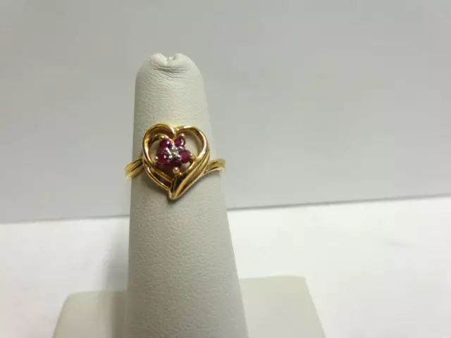 10kt yellow gold ruby/diamond heart design ring sz 4 wgt 1.4 grams tcw .16