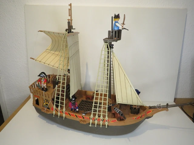 Playmobil  Großes Piratentarnschiff mit Piraten ca. 60x20x47