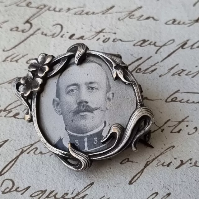 Broche Ancienne Porte Photo 1900 Soldat Métal Argenté Antique French Brooch