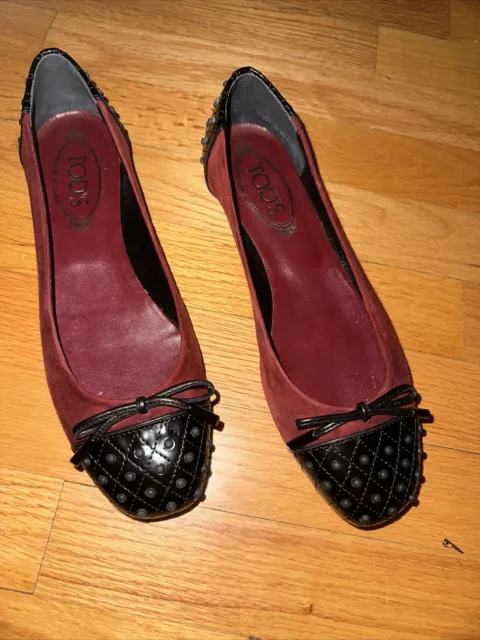 Tod’s Ballerina Flat In Burgundy Suede And Black Leather 38.5