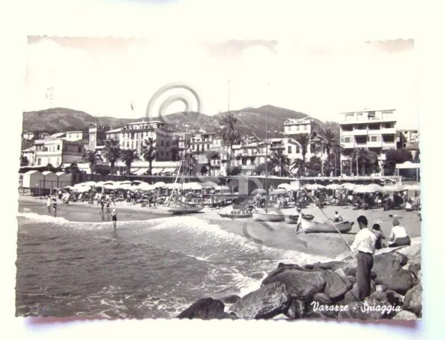 Cartolina Varazze - Panorama della spiaggia 1955 ca.