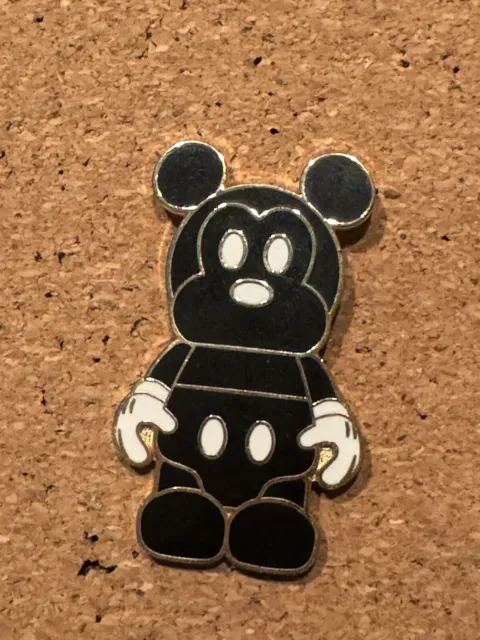 2008 Disney Vinylmation Park/Urban #1 Mystery Pin Black White