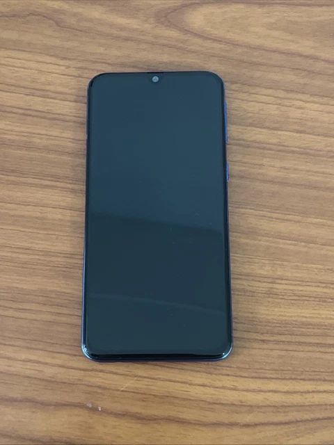 Smartphone Xiaomi Redmi 7A Bleu HS (Hors Service) - Pour Pièces Détachées - Écran Cassé - Modèle M1903C3EG