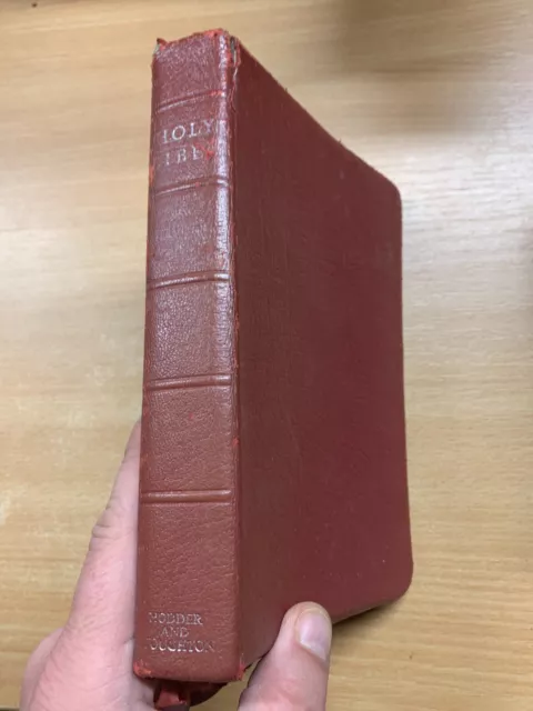 1983 HOLY BIBLE OLD & NEW TESTAMENTS ECRASE RED LEATHER BOOK (P4) ref:Y6