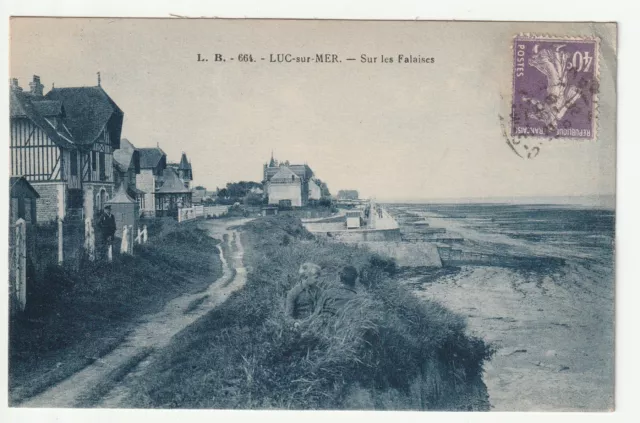 LUC SUR MER - Calvados - CPA 14 - sur les Falaises