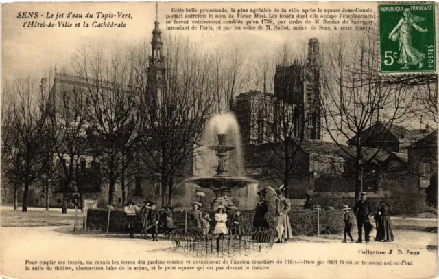 CPA AK SENS - jet d'eau du Tapis-Vert l'Hotelde-VILLE et Cathédrale (358642)