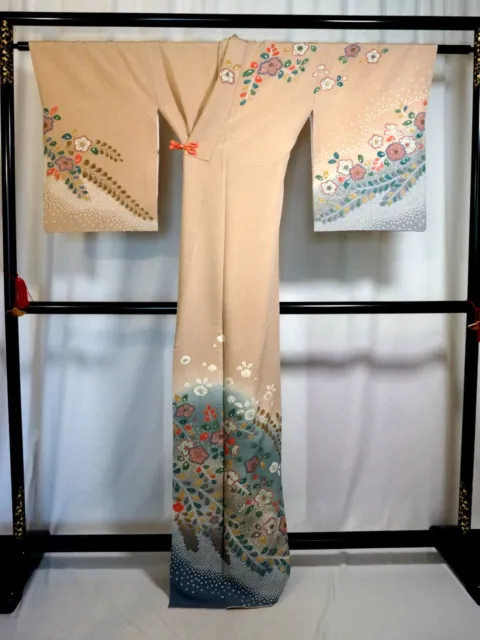 Japanese kimono  "HOMONGI", Gold leaf, Shibori dye, Beige-Pink,L5' 5"..3491