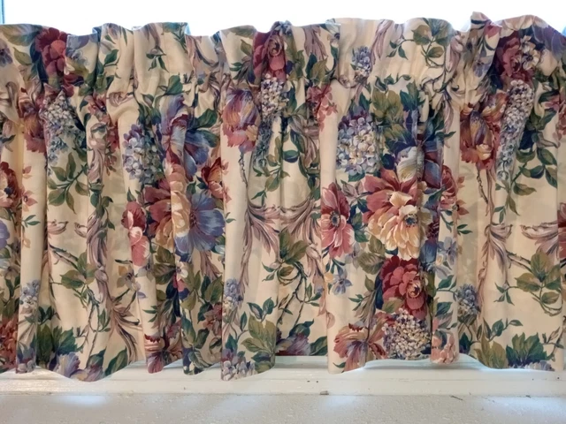 Cenefa floral vintage 1990 hecha a medida diseño de tela interior