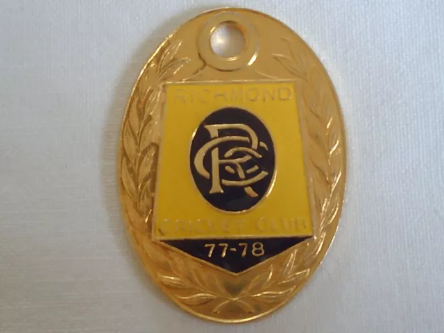 Cricket Vintage 1977-1978 Richmond Cricket Club Member's Badge Medal