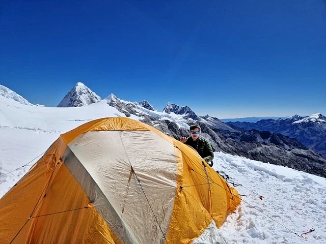 THE NORTH FACE Summit Series VE 25 3-Person Tent Summit Gold