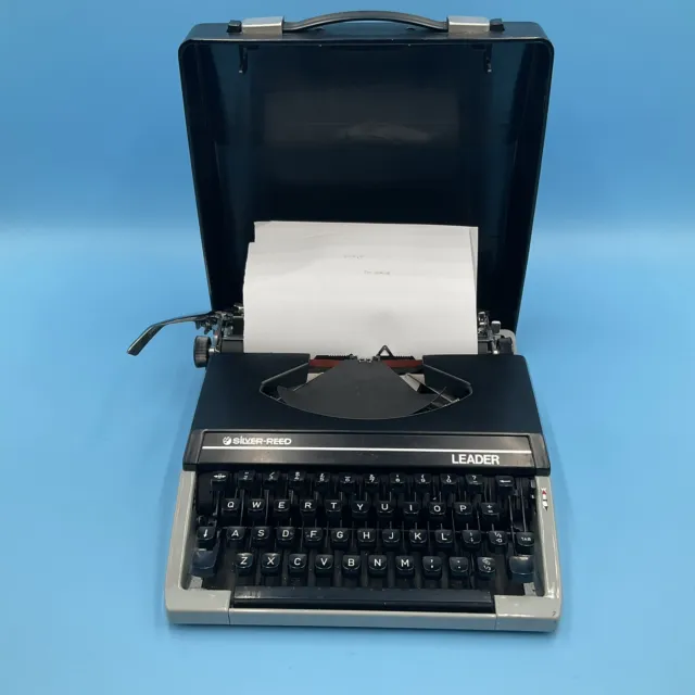 Máquina de escribir manual portátil vintage Silver Reed Leader retro gris/negra con estuche