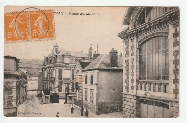 EPERNAY - Marne - CPA 51 - Place du marché - taches d' humidité au revers