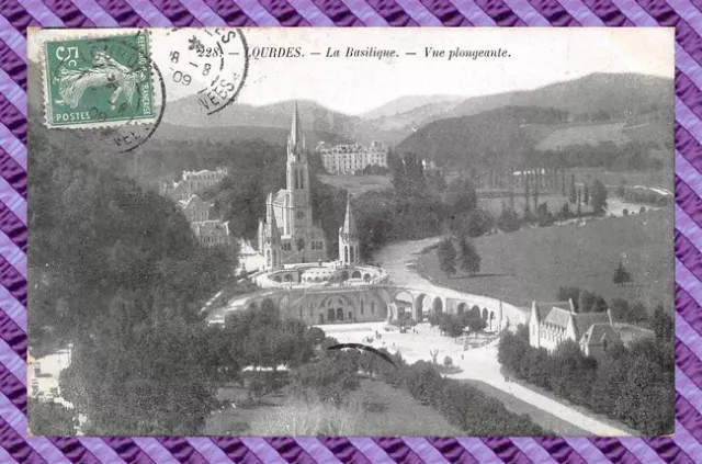 CPA 65 -  LOURDES - la basilique vue plongeante