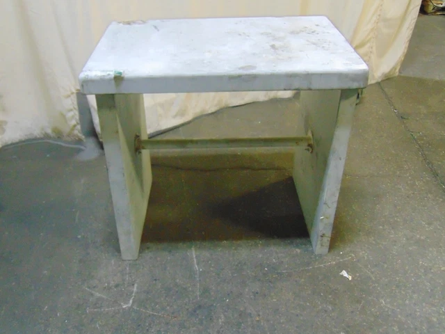 Acid / Fireproof Laboratory Work Bench 375 lbs 35" x 24"