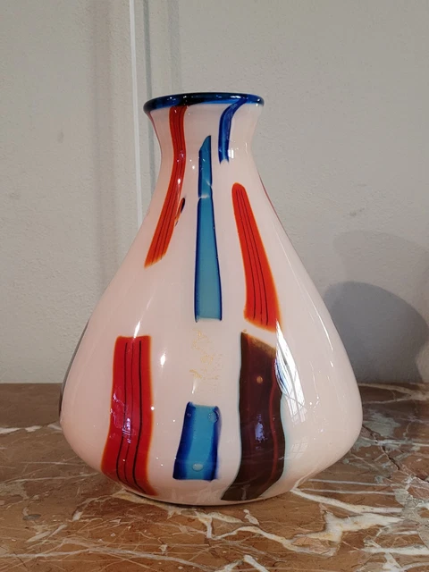 Vaso in vetro di Murano degli anni '50 con decorazione astratta su fondo rosa