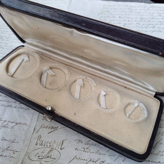 Écrin à Bijoux Ancien XIXe En Cuir – Boîte à Boutons Victorienne, France