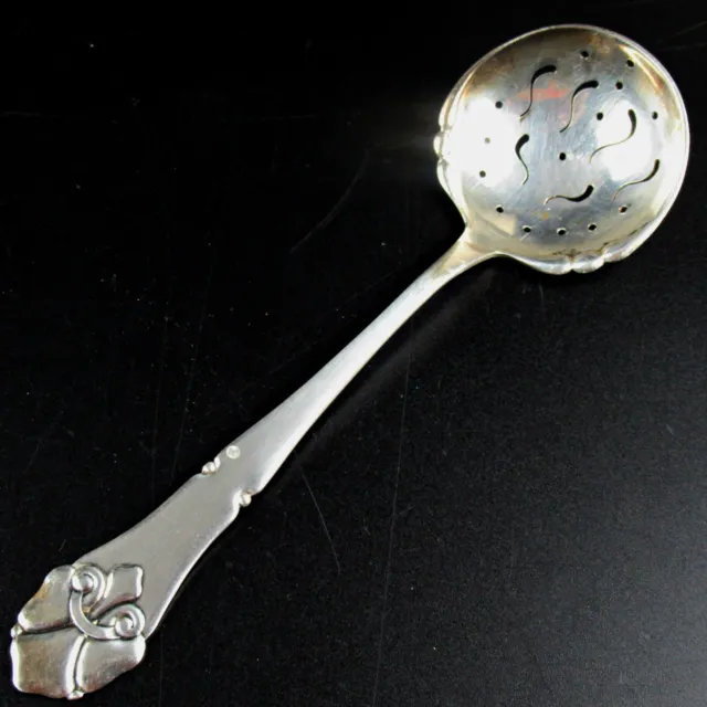 Alter Sieblöffel aus Silber French Lily / Französische Lilie 1928 Sifter Spoon
