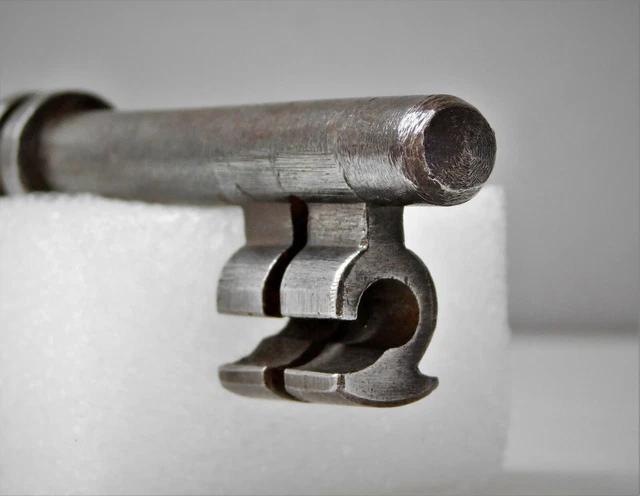 Rare Model 4.3/8" Antique French Key,19th Century,wrought iron,Hand Forged,#42