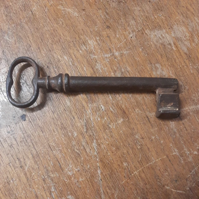 Antique 1800’s Wrought Iron HAND FORGED Jail Cellar Door Skeleton Key 6” Long