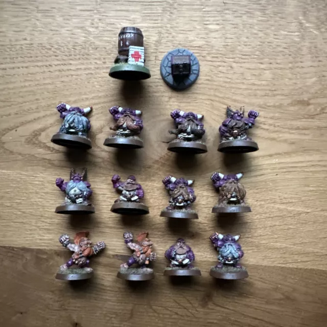 Games Workshop - Blood Bowl - Zwerge / Dwarf Team „Grudgebearers“ - Painted