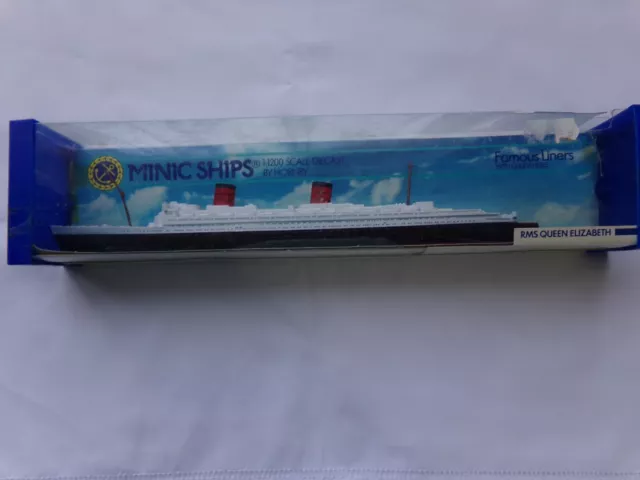 Hornby Minic  Famous Liners M702 Rms Queen Elizabeth Boxed