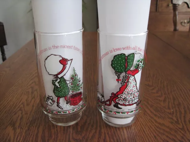 Set of 2  Coca-Cola Vintage Holly Hobbie MERRY CHRISTMAS Coke Drinking Glasses