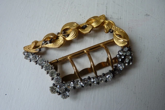 Ancienne ceinture à boucle dorée - France