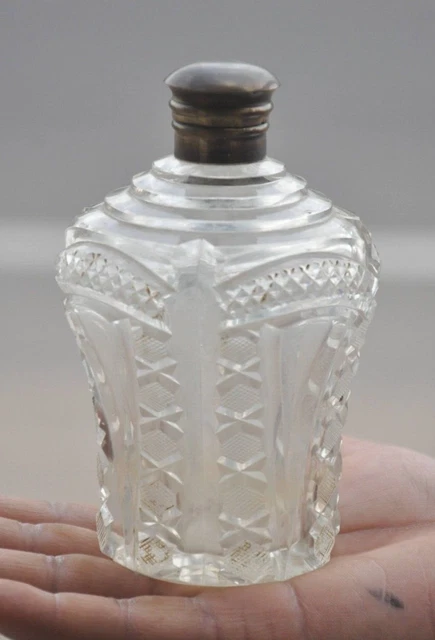 Bouteille à Parfum Vintage – Verre Transparent, Bouchon Pointu, Style Rétro, Occasion