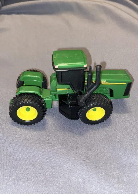 Ertl John Deere 1/64 Toy Tractor Diecast Figure 9620 Green Articulated Farm AG