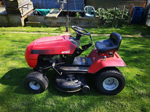 MTD RIDE ON mower RS 115/96 b, Red, 41ins cutting dock in good