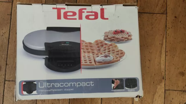 Tefal Ultra Compact Double Heart Waffle Maker