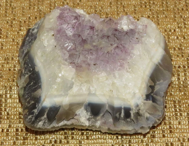 Sehr schöne Amethyst-Druse * 9x6 cm * 4 cm hoch *