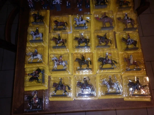 SOLDATINI A CAVALLO De Agostini 56 Soggetti Blocco Stock EUR 230 