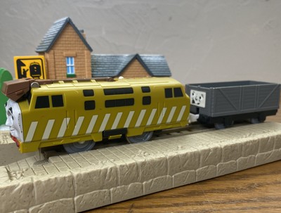 thomas and friends tomy diesel 10