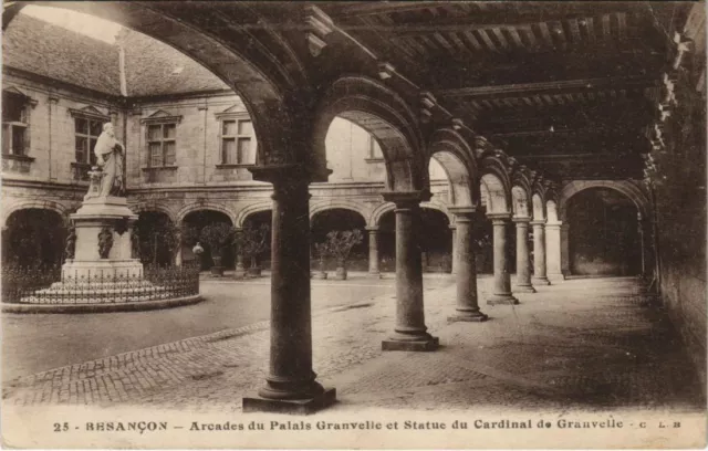 CPA Besancon Arcades du Palais Granvelle ,Statue de Granvelle FRANCE (1098450)